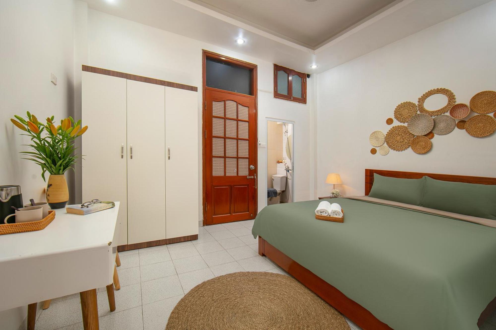 Downtown Hostel & Rooftop Bar Hanoi Bagian luar foto