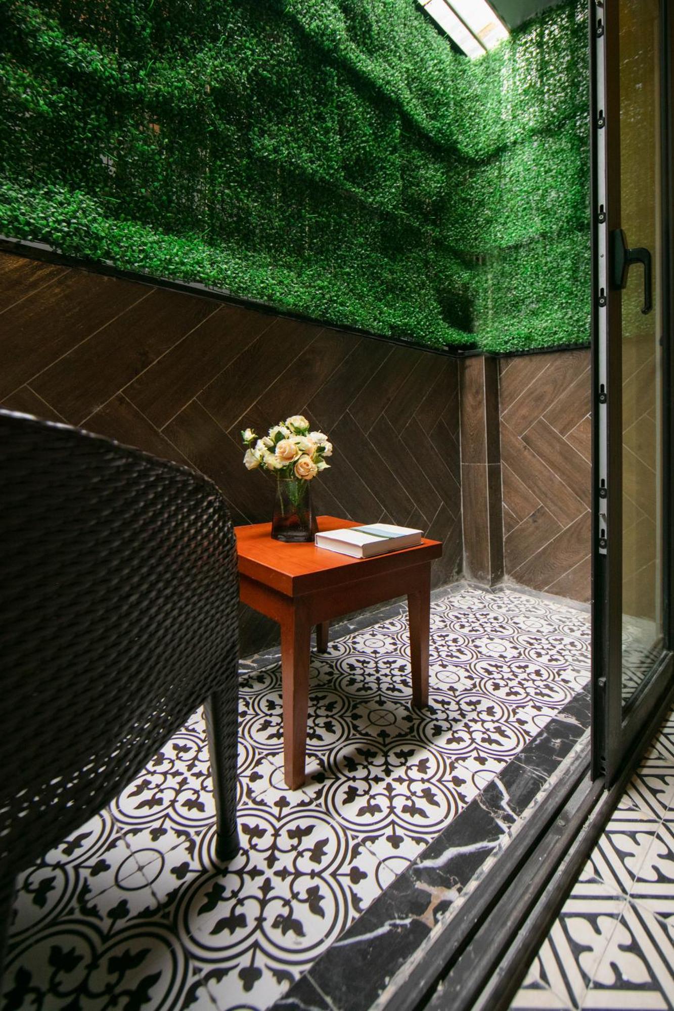 Downtown Hostel & Rooftop Bar Hanoi Bagian luar foto