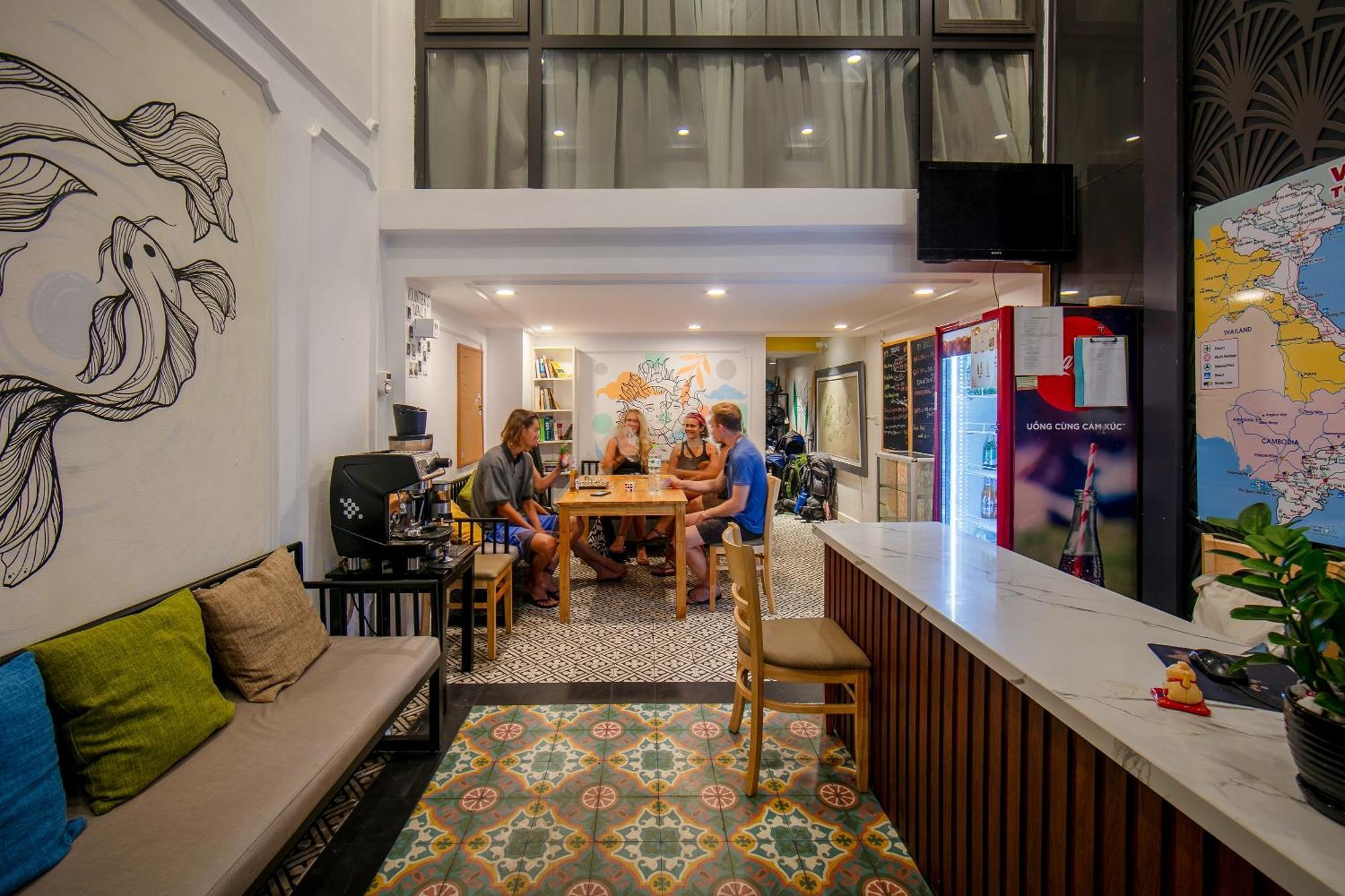 Downtown Hostel & Rooftop Bar Hanoi Bagian luar foto